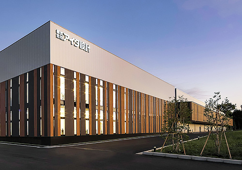 Tokyo Design Awards Winner - Aida Sekkei Precut Division Ibaraki Factory by MR STUDIO Co., Ltd. + Aida sekkei Co., Ltd. + KAWADA INDUSTRIES, INC.